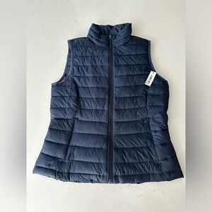NWT • Amazon Essential lightweight packable vest